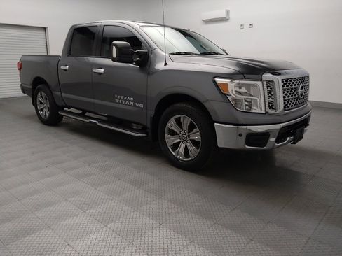 Used 2018 Nissan Titan SV w/ SV Convenience Package image 13