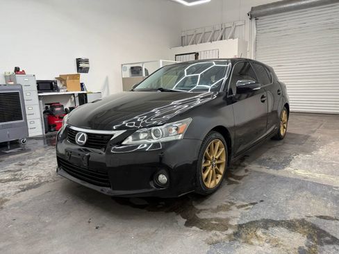 Used 2013 Lexus CT 200h FWD image 5