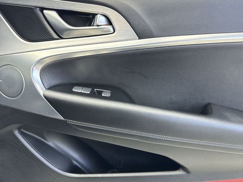 Used 2021 Genesis G70 2.0T w/ Elite Package image 24