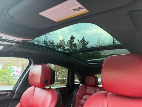 Used 2015 Porsche Macan Turbo AWD/4WD image 19