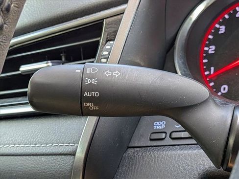 Used 2019 Toyota Camry XSE FWD image 8