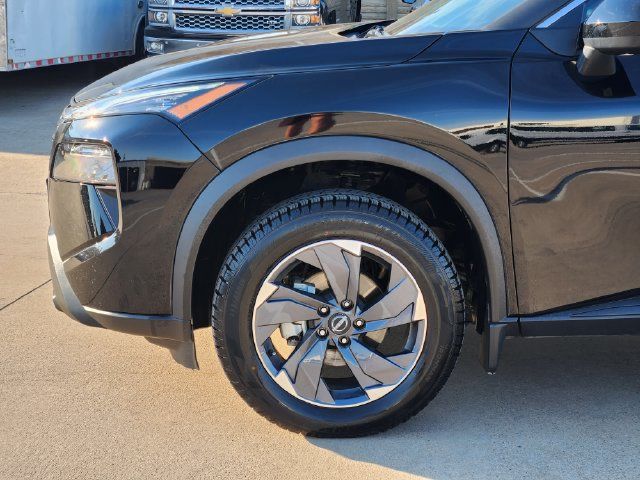 Used 2026 Nissan Rogue SV FWD image 15