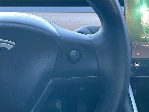 Used 2020 Tesla Model 3 Standard Range image 16