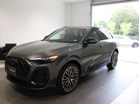 New 2026 Audi SQ5 Premium Plus image 11