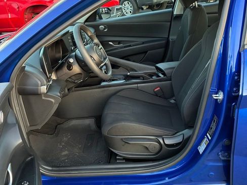 Used 2023 Hyundai Elantra SEL image 21