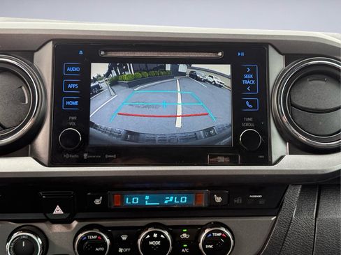 Used 2016 Toyota Tacoma TRD Sport w/ Premium & Technology Package AWD/4WD image 19