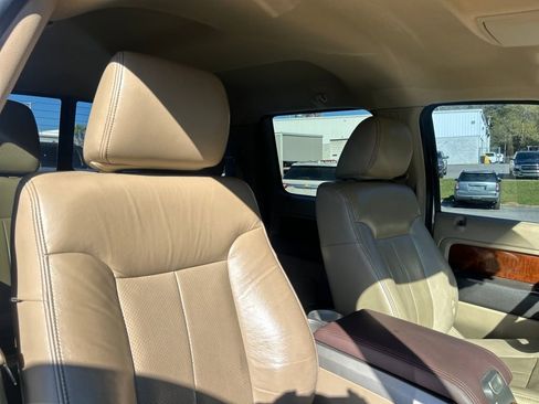 Used 2010 Ford F150 Lariat image 12