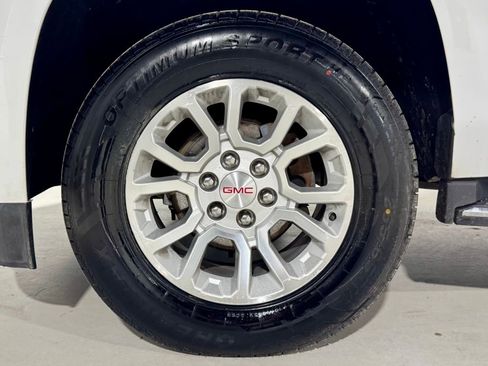 Used 2018 GMC Yukon SLT image 33