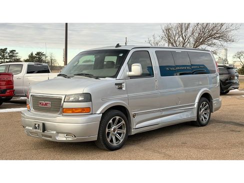 Used 2017 GMC Savana 2500 image 4