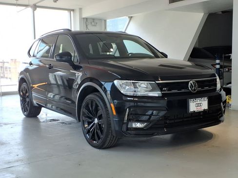Used 2020 Volkswagen Tiguan SE R-Line AWD/4WD image 3