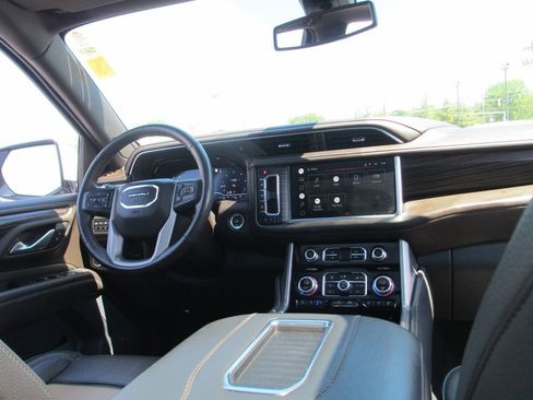 Used 2022 GMC Yukon Denali AWD/4WD image 28