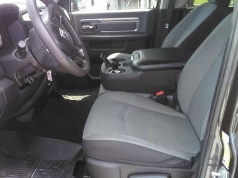 Used 2024 RAM 1500 Classic SLT AWD/4WD image 8