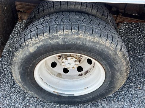 Used 2002 Ford E-450 and Econoline 450 image 25