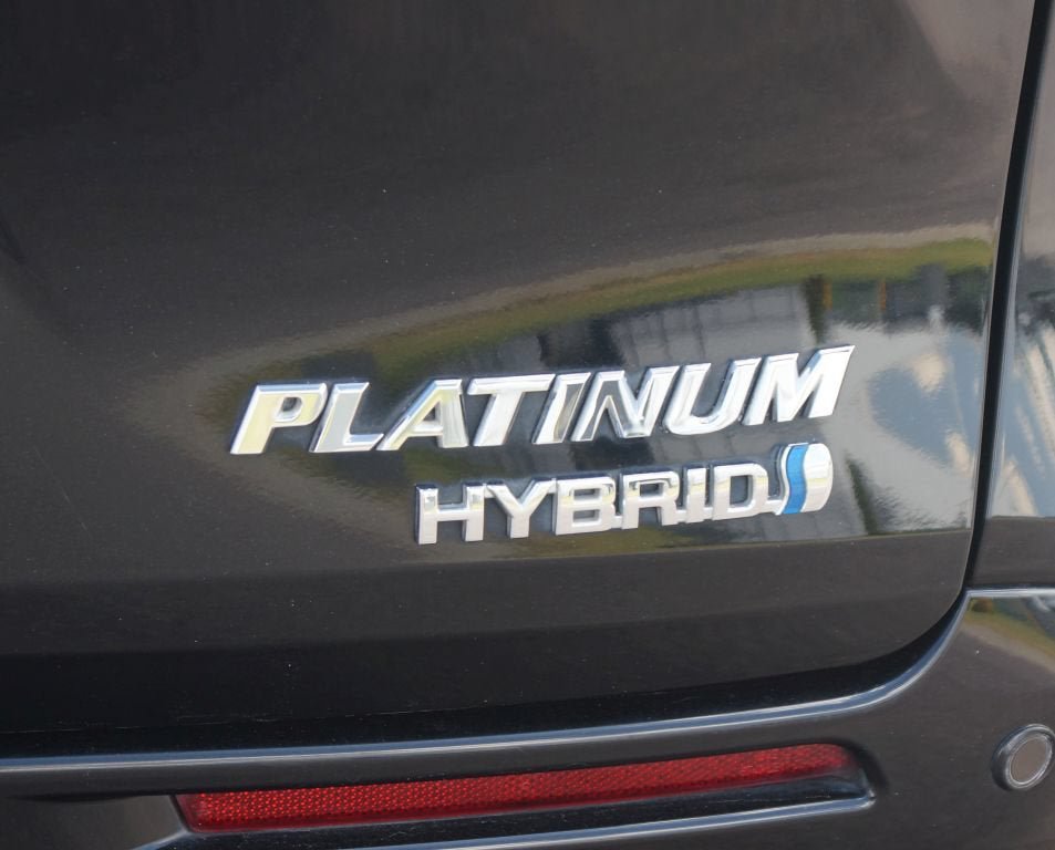 Used 2022 Toyota Sienna Platinum FWD image 21