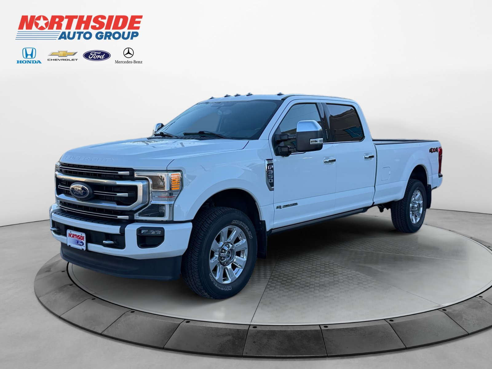 Used 2022 Ford F350 Platinum AWD/4WD image 3