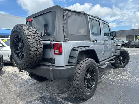 Used 2015 Jeep Wrangler Unlimited Rubicon w/ Connectivity Group AWD/4WD image 2