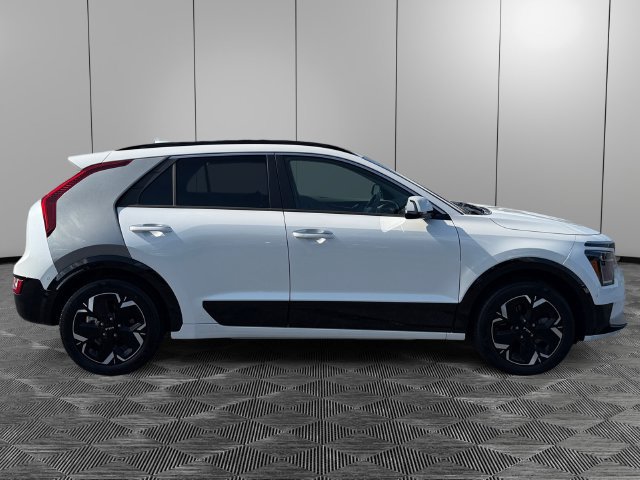 Used 2023 Kia Niro Wave FWD image 6