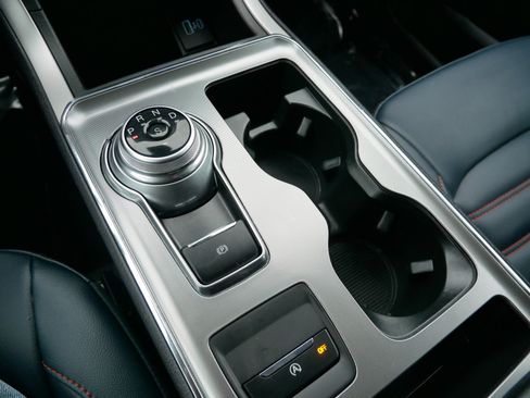 Used 2024 Ford Edge SEL w/ Sport Appearance Package image 24