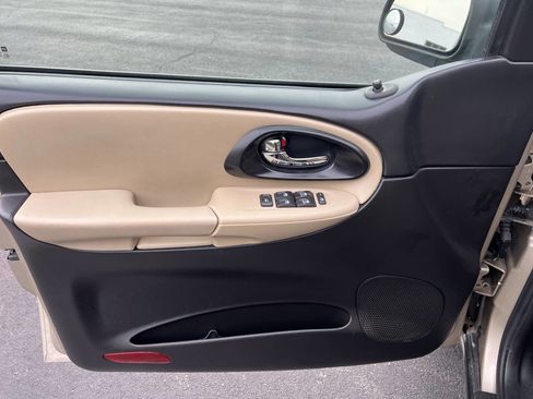 Used 2005 Chevrolet TrailBlazer LS w/ LS Preferred Equipment Group image 10