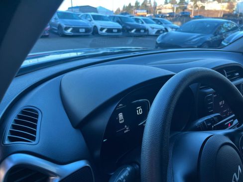 Used 2025 Kia Soul LX w/ LX Technology Package image 34