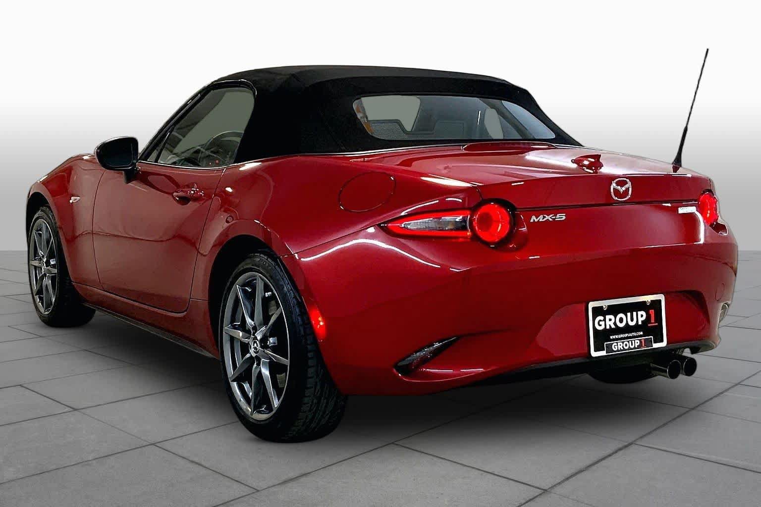 Used 2016 MAZDA MX-5 Miata Grand Touring RWD image 11