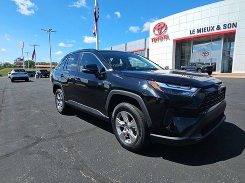 Used 2025 Toyota RAV4 XLE AWD/4WD image 1