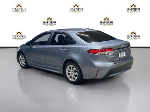 Used 2020 Toyota Corolla LE FWD image 8