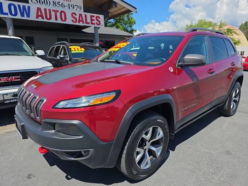 Used 2014 Jeep Cherokee Trailhawk w/ Comfort/Convenience Group AWD/4WD image 3