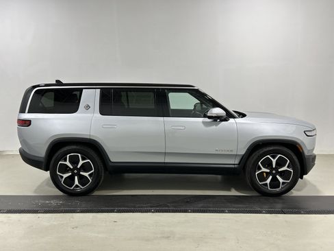Used 2024 Rivian R1S Adventure AWD/4WD image 6