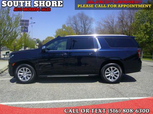 Used 2021 Chevrolet Suburban Premier w/ Premium Package AWD/4WD image 2