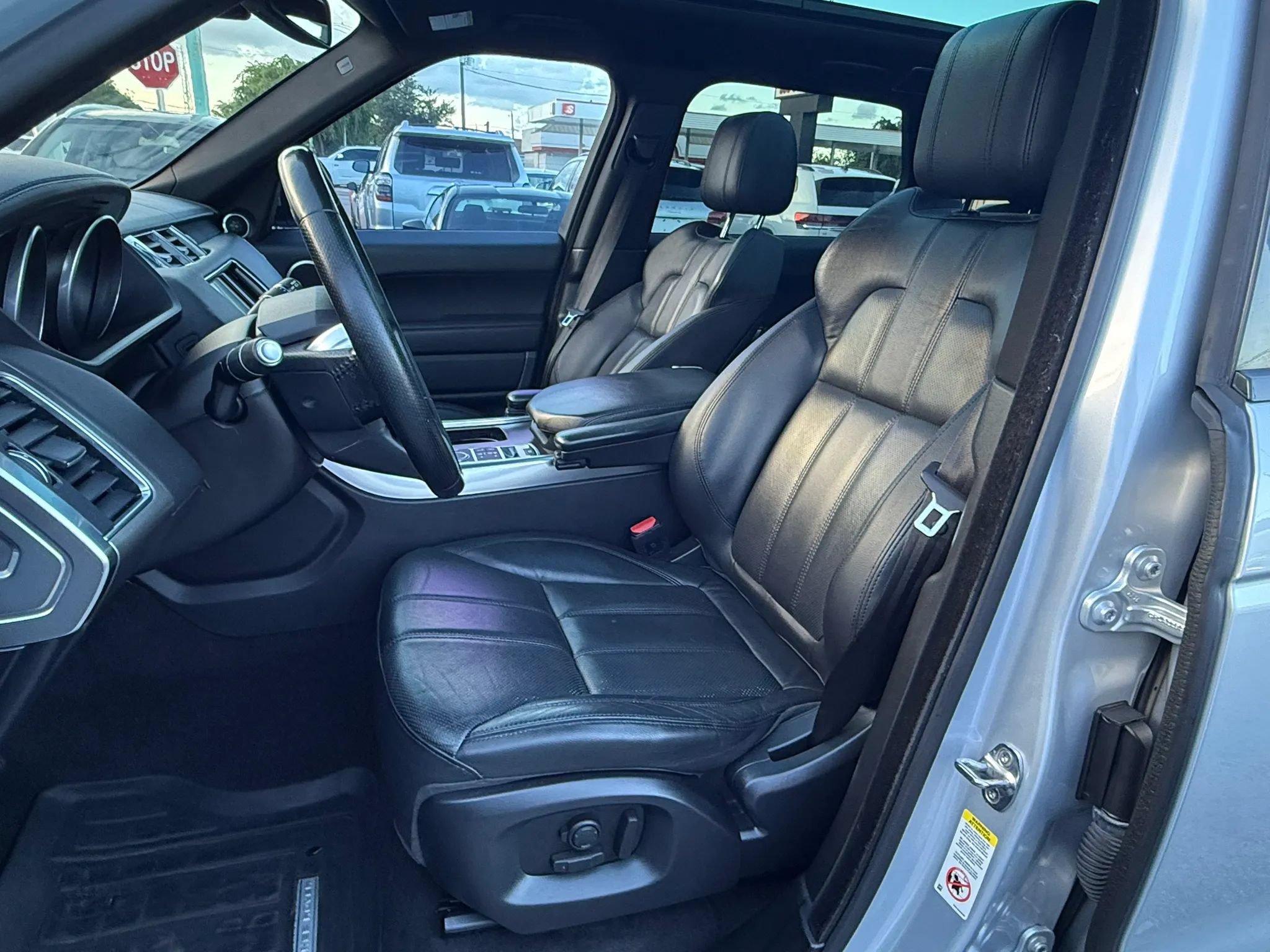 Used 2016 Land Rover Range Rover Sport SE AWD/4WD image 10