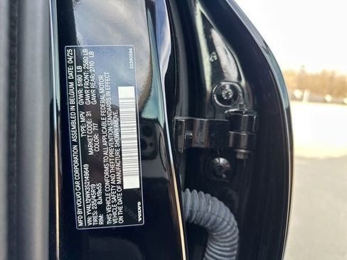 Certified 2025 Volvo V60 B5 Cross Country Plus image 33