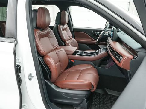 Used 2025 Lincoln Aviator Reserve w/ Equipment Group 201A AWD/4WD image 23