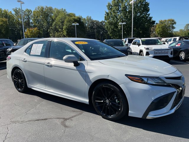 Used 2023 Toyota Camry XSE FWD image 5