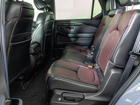 Used 2025 Honda Pilot Black Edition image 43
