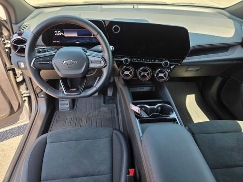 Certified 2025 Chevrolet Blazer EV RS image 26