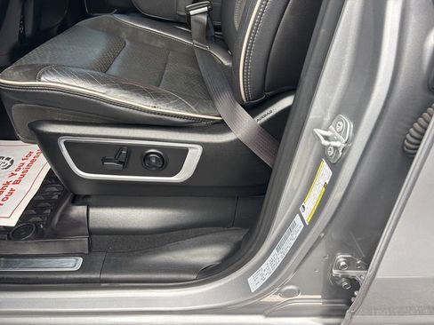 Used 2019 RAM 1500 Laramie AWD/4WD image 21