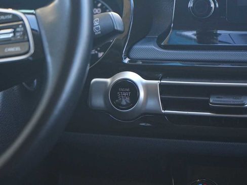 Used 2023 Kia Seltos S image 24