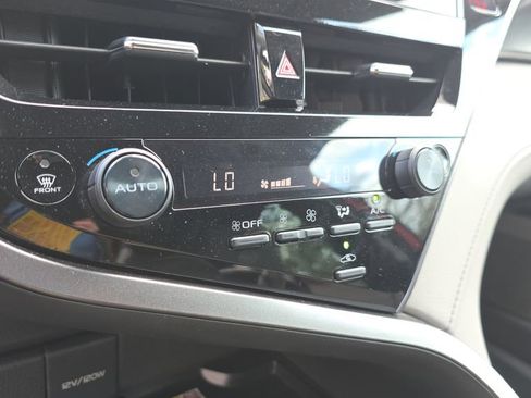 Used 2022 Toyota Camry XSE w/ Navigation Package image 23