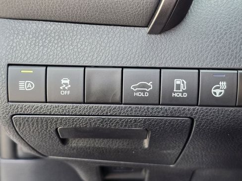 Used 2024 Toyota Camry SE w/ Cold Weather Package FWD image 15
