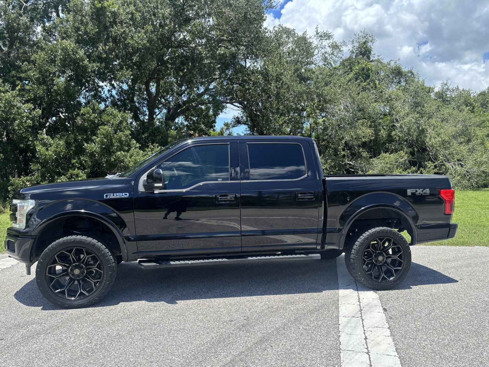 Used 2020 Ford F150 Lariat w/ Equipment Group 502A Luxury AWD/4WD image 2