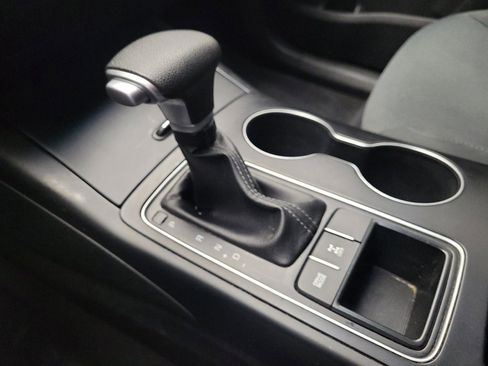 Used 2020 Kia Sorento LX image 26