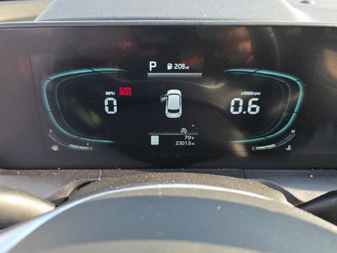 Used 2025 Kia Telluride S FWD image 5