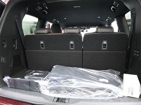 New 2025 Nissan Armada SL w/ Captain's Chari Seat Package image 29