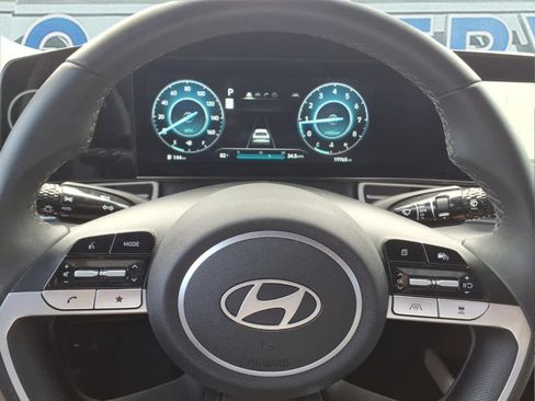 Used 2025 Hyundai Elantra Limited FWD image 24