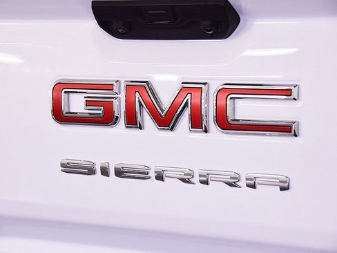 Used 2024 GMC Sierra 1500 Elevation image 15