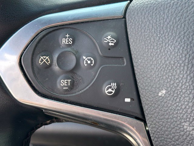 Used 2023 Chevrolet Traverse RS FWD image 17