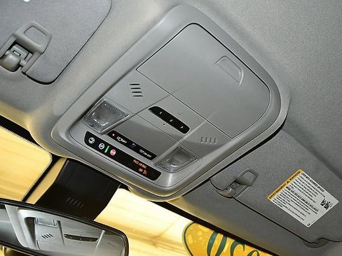 Used 2020 Chevrolet Equinox LT image 25