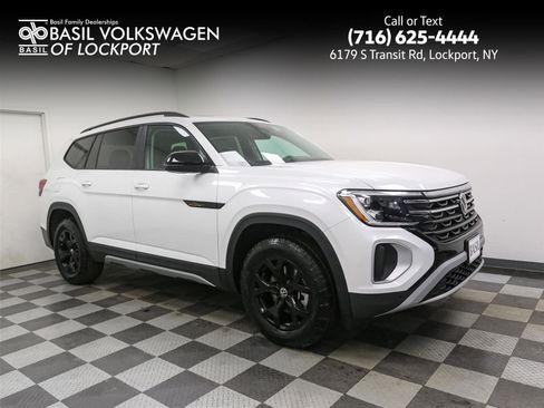 New 2026 Volkswagen Atlas Peak Edition image 1