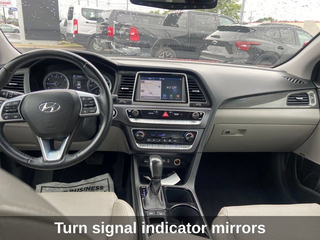 Used 2019 Hyundai Sonata Limited w/ Ultimate Package 04 FWD image 14